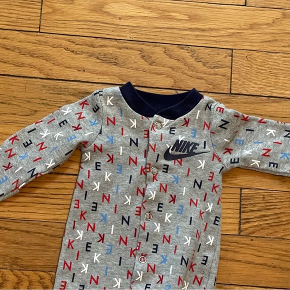 Nike Newborn Sleeper - Picture 2 of 5